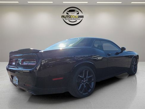 Used 2023 Dodge Challenger SXT w/ Blacktop Package image 7