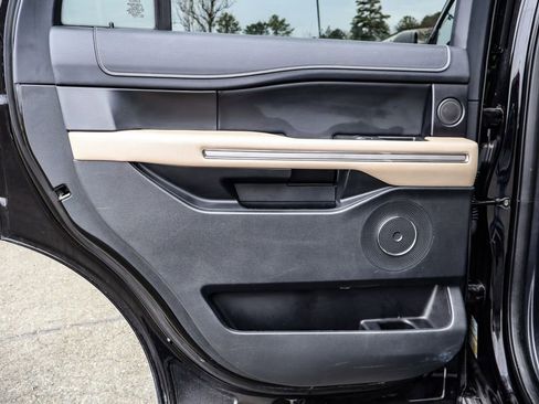 Used 2024 Ford Expedition Limited image 41