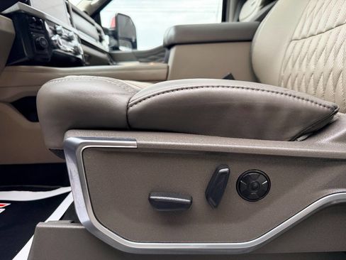 Used 2025 Ford F450 Platinum w/ Platinum Plus Package image 24