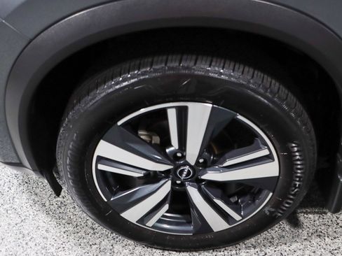 Used 2023 Nissan Rogue SL w/ SL Premium Package image 11