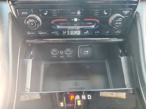Certified 2024 Jeep Grand Cherokee L Laredo AWD/4WD image 38