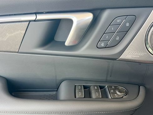 New 2026 Buick Enclave Avenir w/ Super Cruise Package AWD/4WD image 13