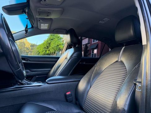 Used 2018 Toyota Camry SE FWD image 43