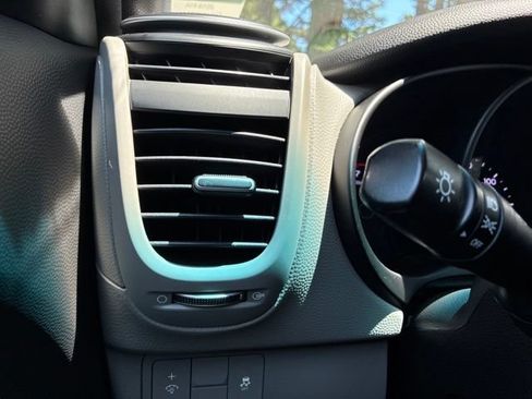 Used 2018 Kia Soul FWD image 26