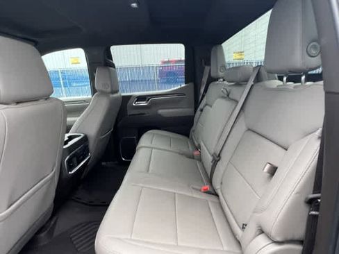 Used 2025 Chevrolet Silverado 1500 LTZ AWD/4WD image 19