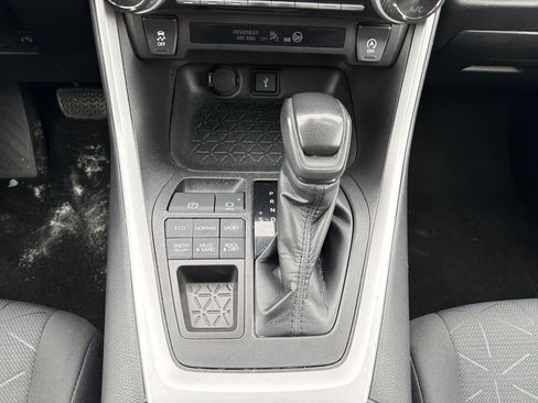 Certified 2020 Toyota RAV4 XLE image 22