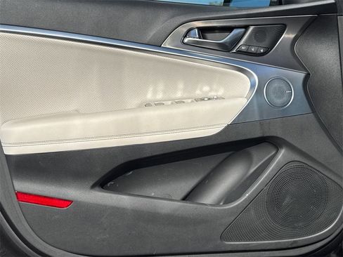 Used 2025 Genesis G70 2.5T w/ Sport Prestige Package image 10