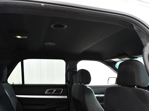 Used 2017 Ford Explorer XLT AWD/4WD image 18