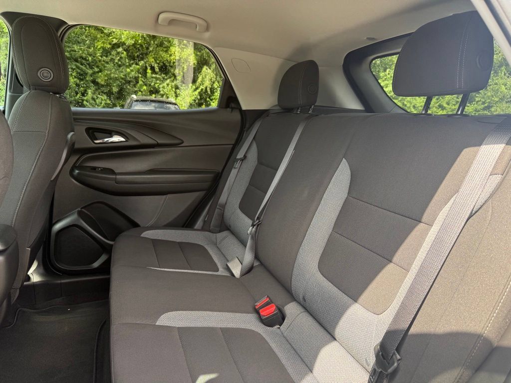 Used 2023 Chevrolet TrailBlazer LT w/ Convenience Package FWD image 12