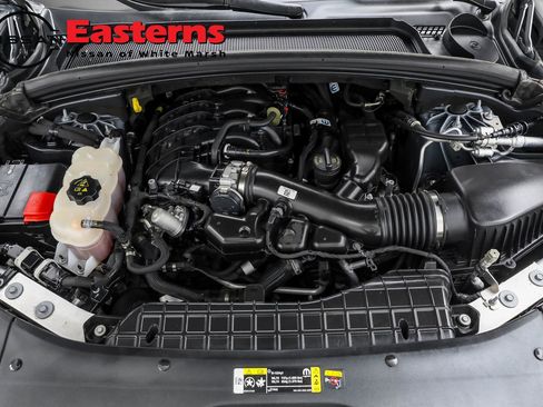 Used 2024 Jeep Grand Cherokee L Laredo image 7