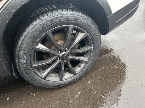 Used 2019 Ford Explorer XLT w/ Equipment Group 202A image 12