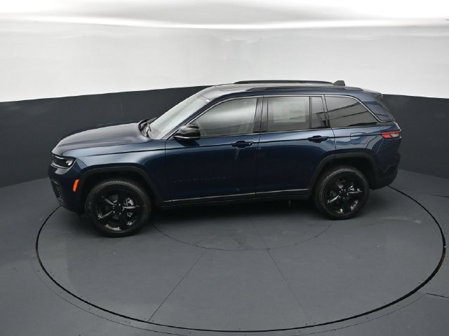 New 2026 Jeep Grand Cherokee Limited w/ Limited Altitude Package AWD/4WD image 18