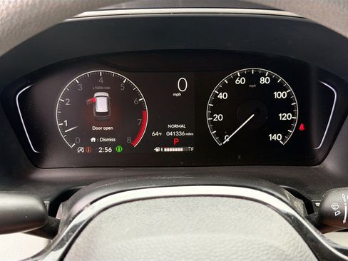Used 2023 Honda Pilot LX image 10