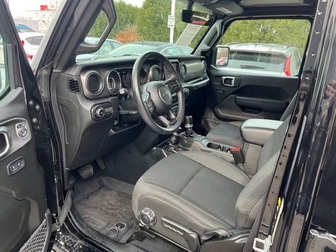 Used 2022 Jeep Wrangler Unlimited Sport image 12