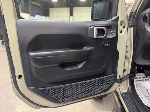 Used 2020 Jeep Gladiator Sport w/ Quick Order Package 24S AWD/4WD image 12