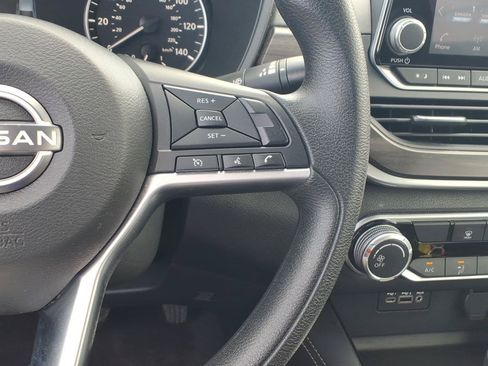 Used 2023 Nissan Altima 2.5 SV AWD/4WD image 18