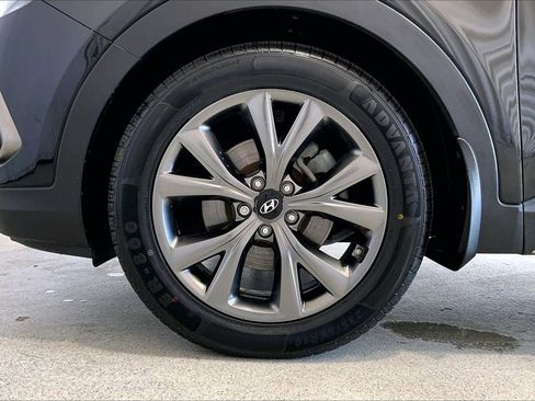 Used 2017 Hyundai Santa Fe Sport image 8