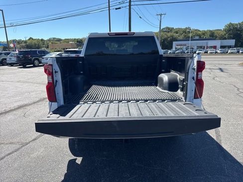 Used 2025 Chevrolet Silverado 1500 LT AWD/4WD image 9
