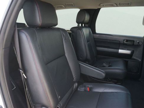 Used 2020 Toyota Sequoia TRD Pro AWD/4WD image 19