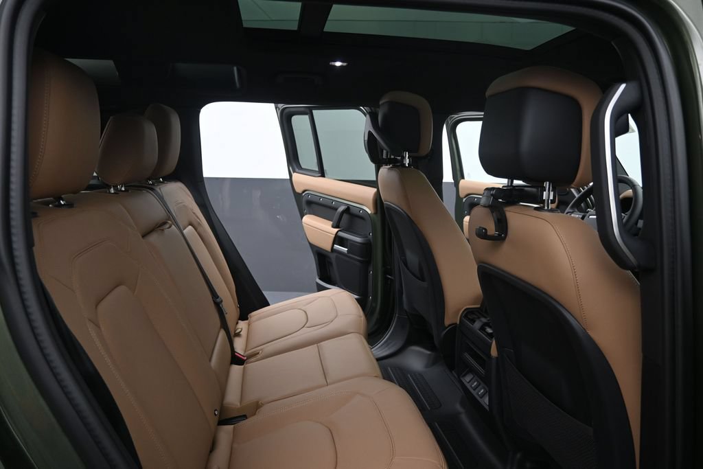 New 2026 Land Rover Defender 110 X-Dynamic SE AWD/4WD image 14