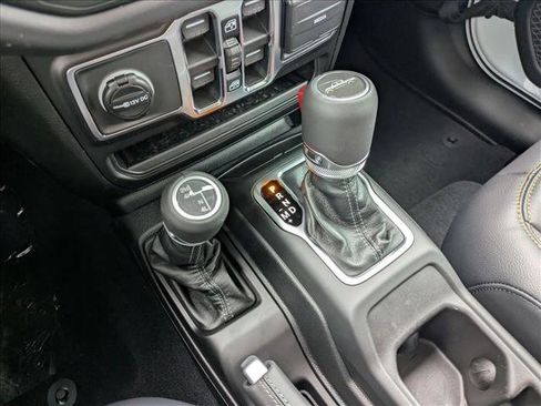 New 2026 Jeep Gladiator Sport AWD/4WD image 12