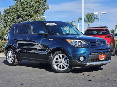 Used 2018 Kia Soul + image 4