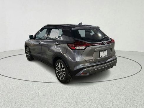 Used 2023 Nissan Kicks SV image 5