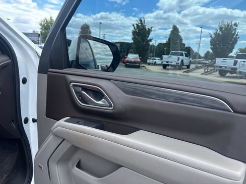 Used 2022 GMC Yukon SLT w/ SLT Premium Package AWD/4WD image 24