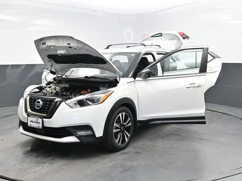 Used 2020 Nissan Kicks SR w/ Exterior Package image 39