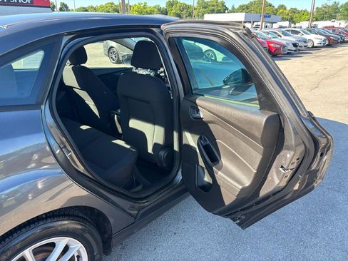 Used 2015 Ford Focus SE FWD image 11