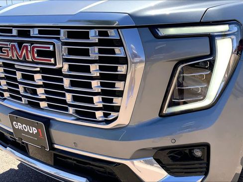 Used 2025 GMC Yukon Denali AWD/4WD image 30