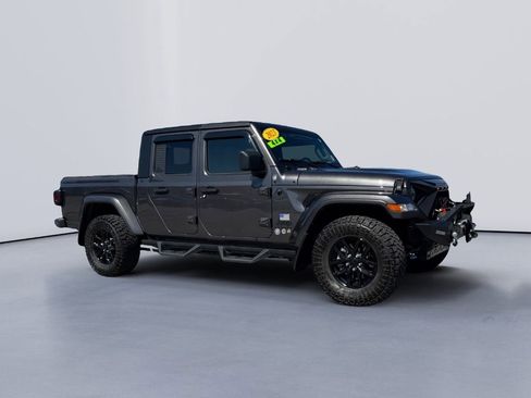 Used 2023 Jeep Gladiator Sport image 7