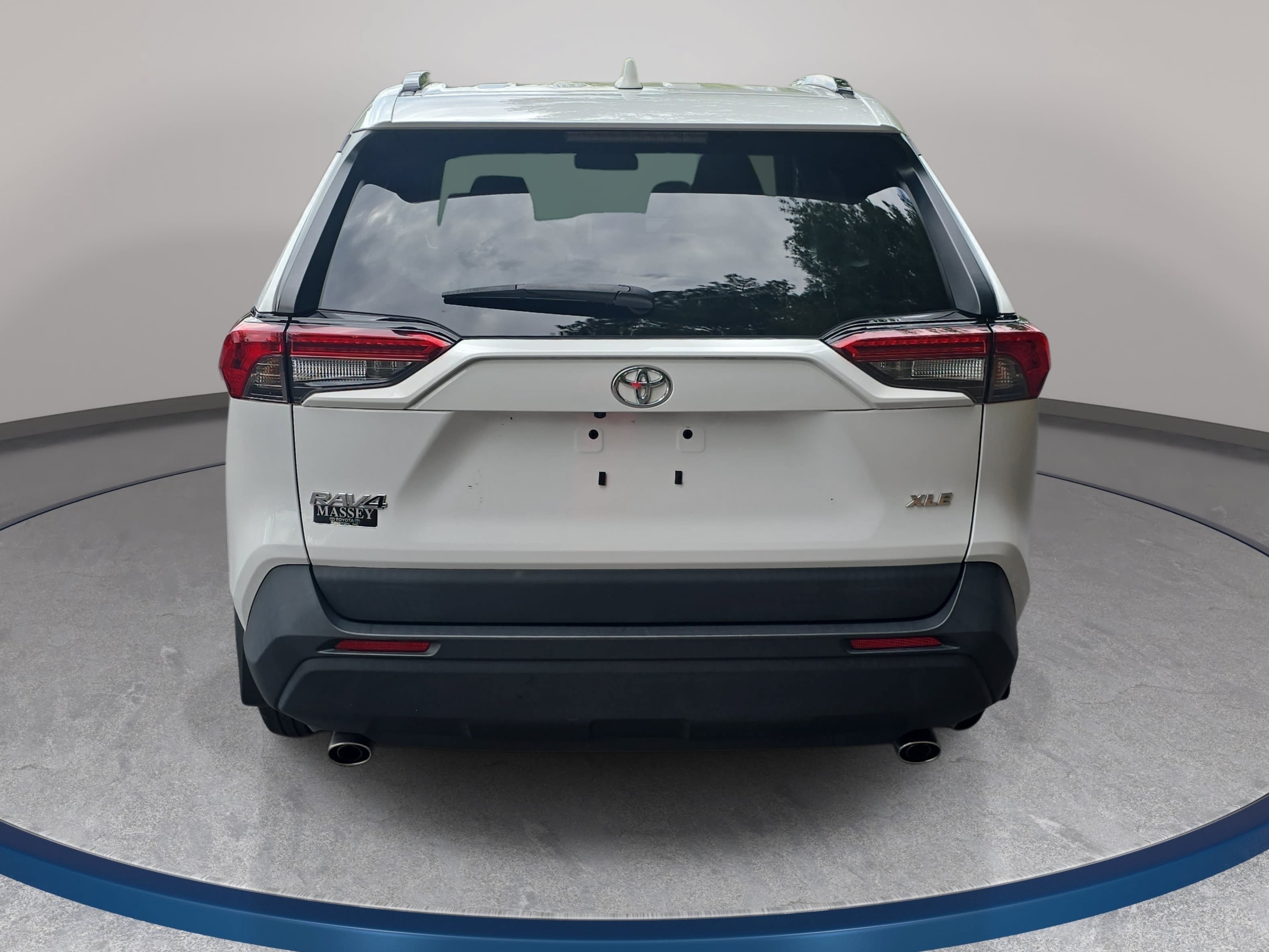 Used 2024 Toyota RAV4 XLE w/ Convenience Package FWD image 6