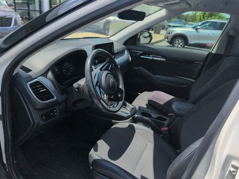 Used 2021 Kia Seltos S AWD/4WD image 8