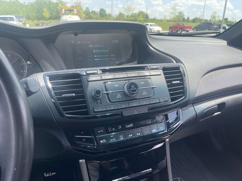 Used 2017 Honda Accord Sport image 16