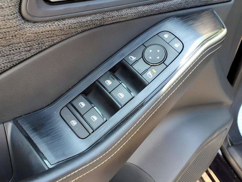 Used 2023 Nissan Rogue SV AWD/4WD image 16