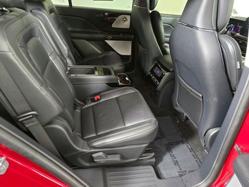 Used 2025 Lincoln Aviator Reserve w/ Equipment Group 201A image 13