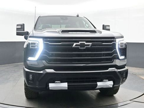 New 2026 Chevrolet Silverado 2500 High Country w/ High Country Premium Package AWD/4WD image 3