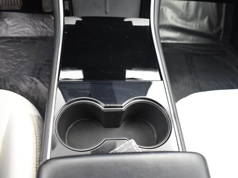 Used 2021 Tesla Model Y Long Range AWD/4WD image 9