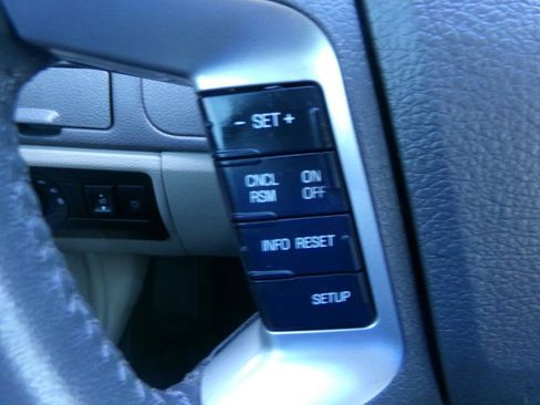 Used 2011 Ford Fusion SEL image 18