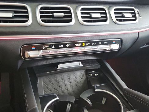 Used 2024 Mercedes-Benz GLE 450 4MATIC image 35