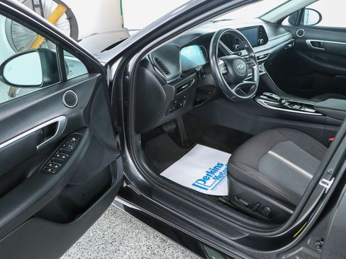 Used 2020 Hyundai Sonata SEL w/ Convenience + Sunroof Package FWD image 3