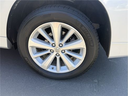 Used 2011 Toyota Highlander Limited AWD/4WD image 14