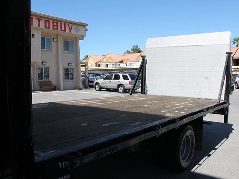 Used 2014 Mercedes-Benz Sprinter 3500 image 32