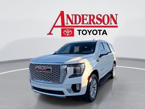 Used 2023 GMC Yukon SLT AWD/4WD image 1