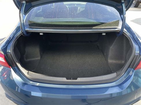 Used 2024 Chevrolet Malibu LT image 9