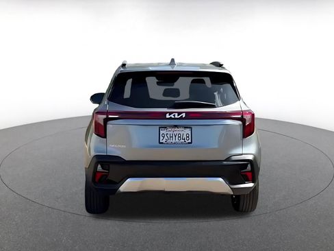 Used 2025 Kia Seltos S image 12