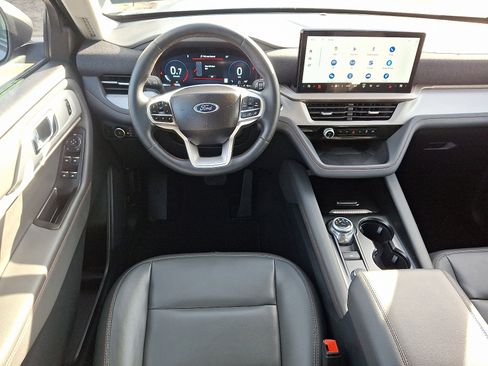 Certified 2025 Ford Explorer Active w/ Active Comfort Package image 11