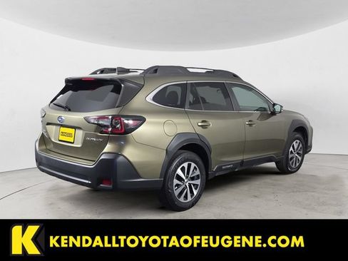Used 2023 Subaru Outback Premium AWD/4WD image 5