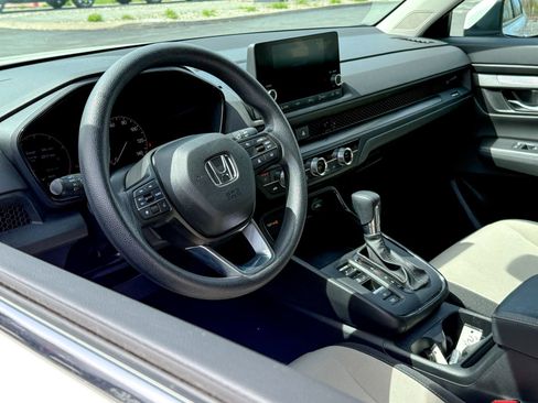 Used 2024 Honda CR-V EX image 15